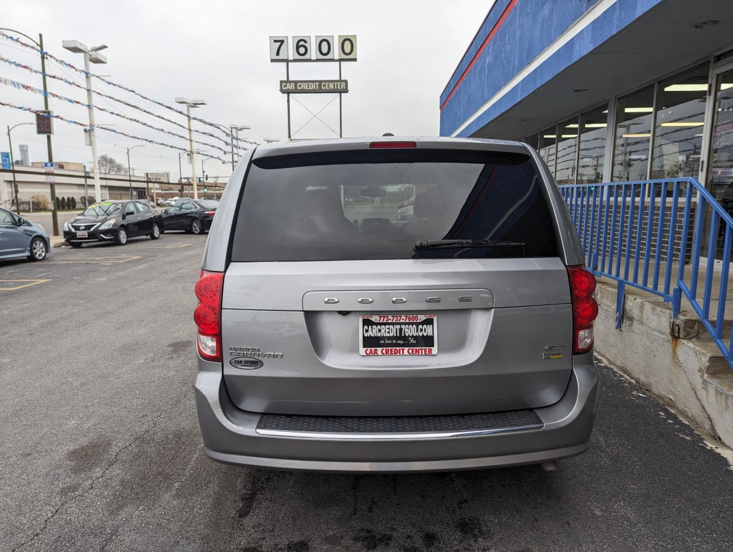 2019 SILVER Dodge Grand Caravan GT (2C4RDGEG7KR) with an 3.6L V6 DOHC 24V engine, 6A transmission, located at 7600 S Western Ave., Chicago, IL, 60620, (773) 918-3980, 0.000000, 0.000000 - Photo#3